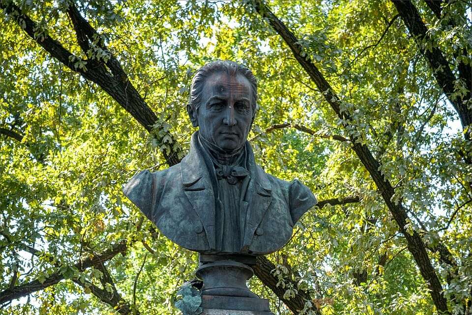 Cвято непокори. Як відкривали пам’ятник українському класикові Котляревському